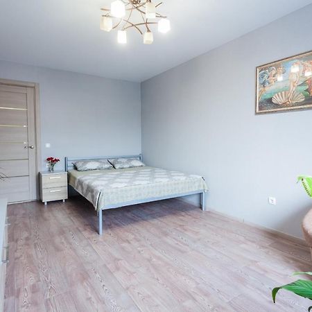 Obolon Metro Station Apartment Kiev Exterior foto