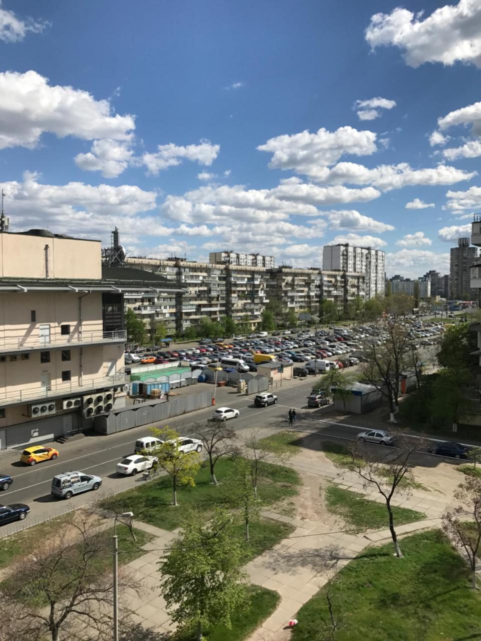 Obolon Metro Station Apartment Kiev Exterior foto