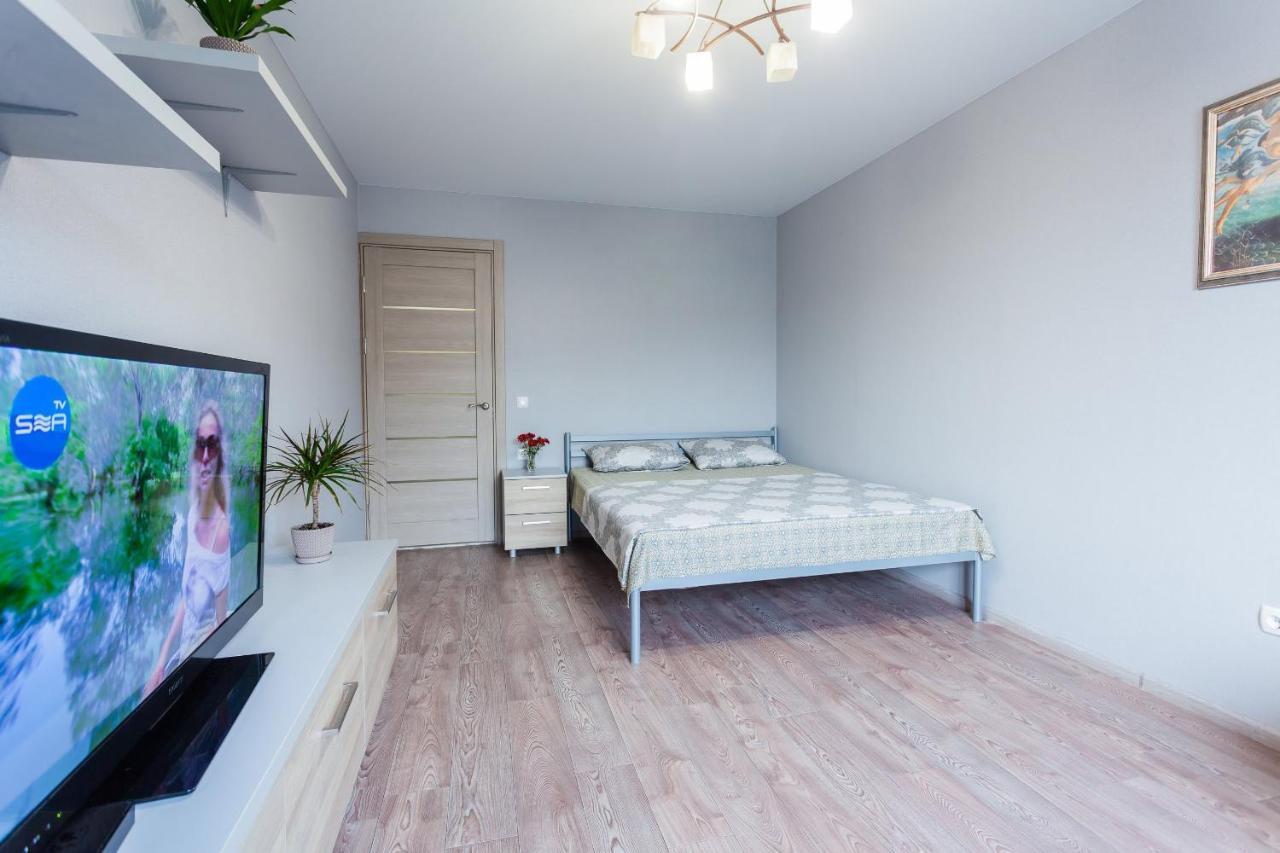 Obolon Metro Station Apartment Kiev Exterior foto