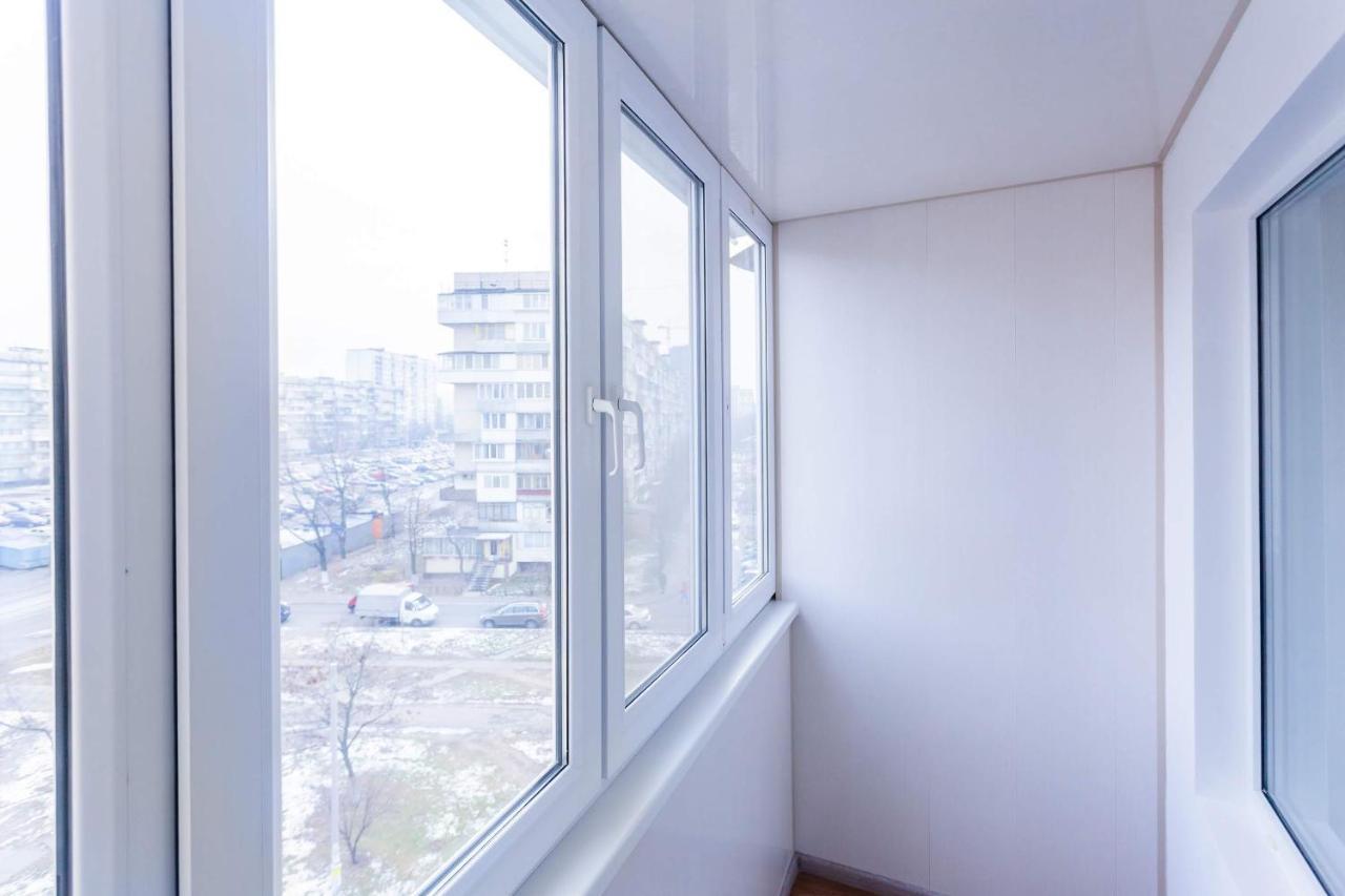 Obolon Metro Station Apartment Kiev Exterior foto