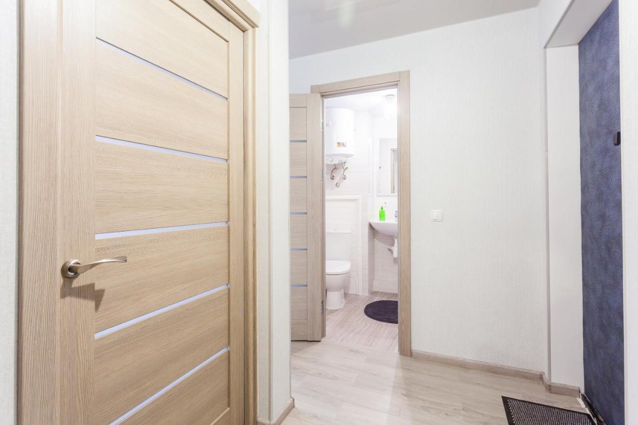 Obolon Metro Station Apartment Kiev Exterior foto