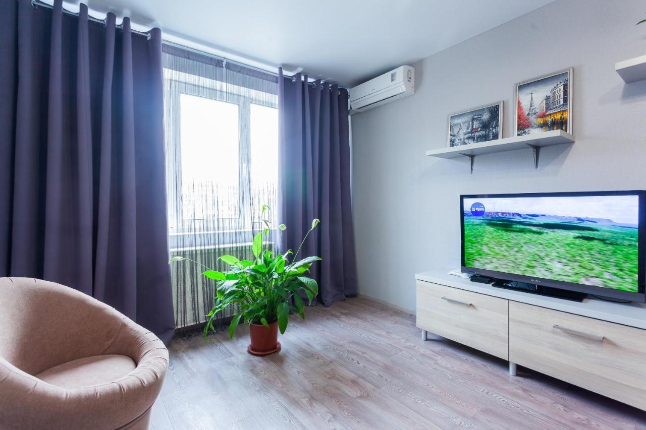 Obolon Metro Station Apartment Kiev Exterior foto