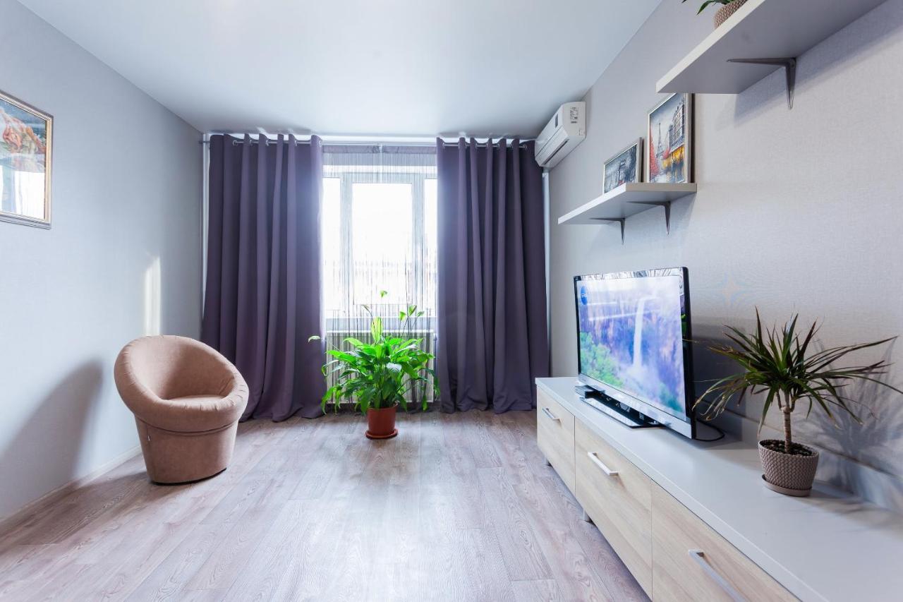 Obolon Metro Station Apartment Kiev Exterior foto