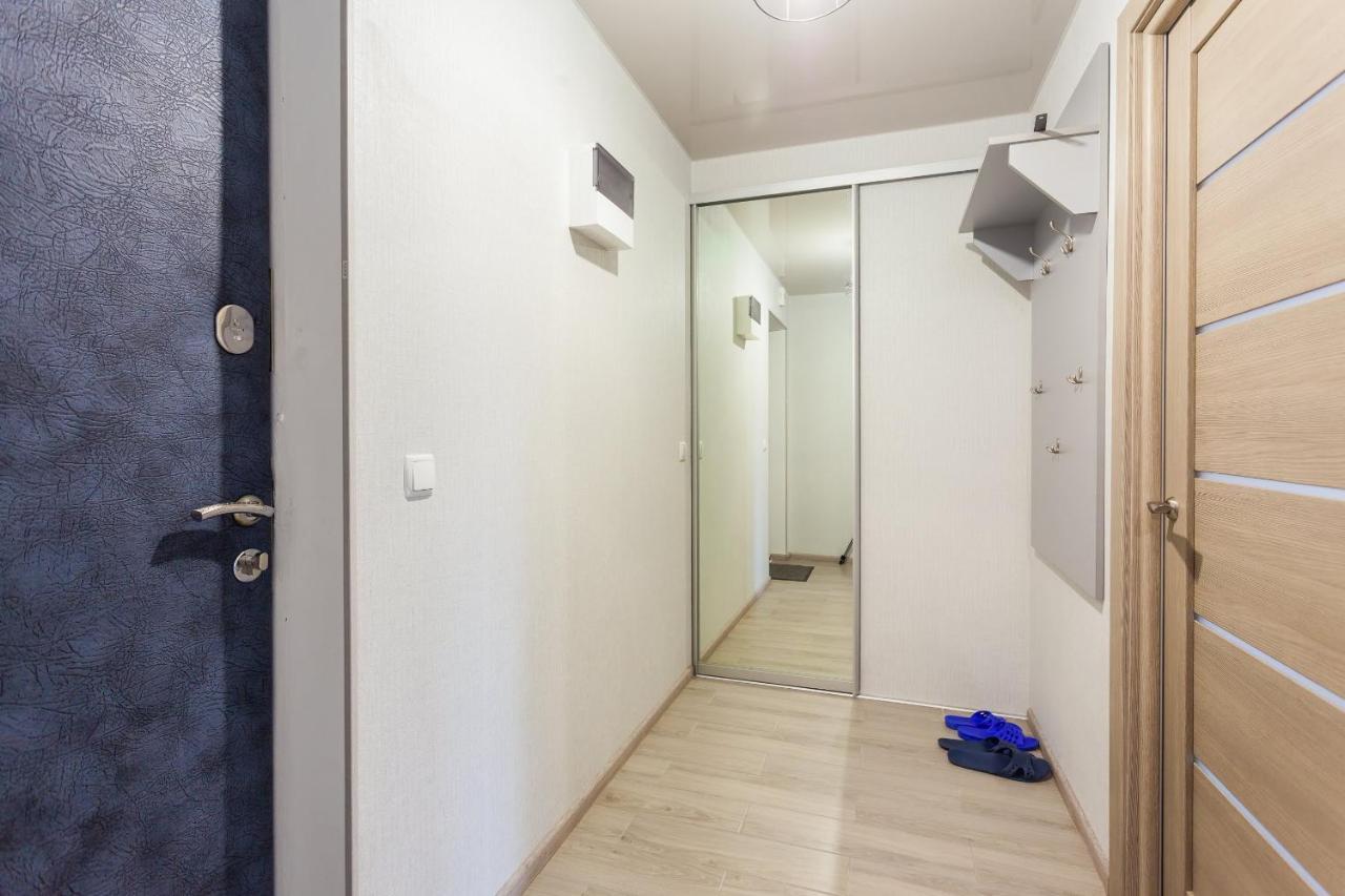 Obolon Metro Station Apartment Kiev Exterior foto