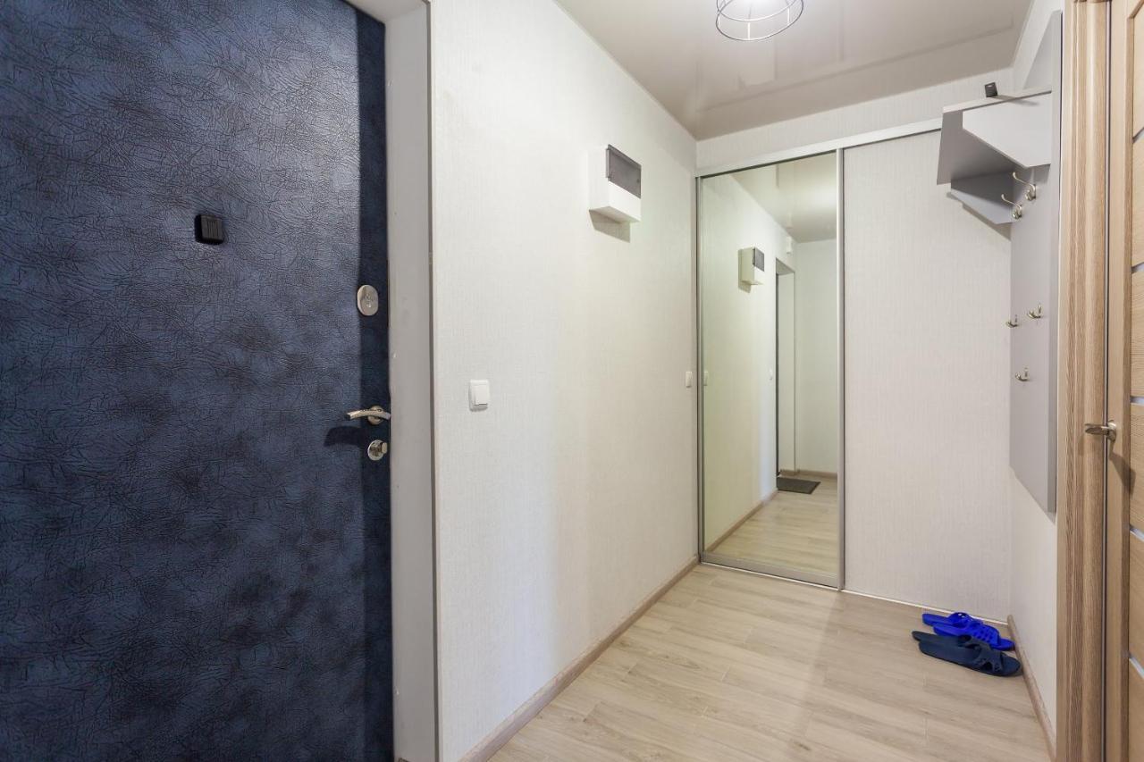 Obolon Metro Station Apartment Kiev Exterior foto